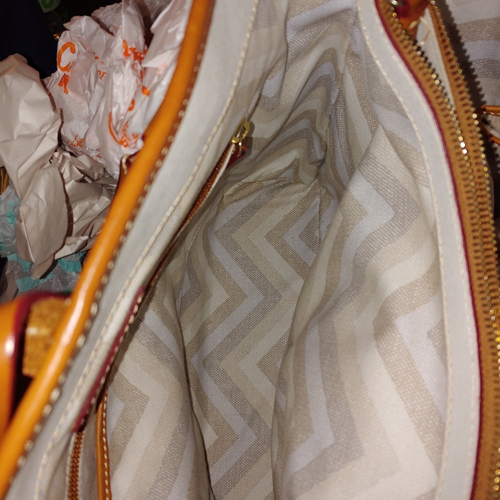 Dooney &Bourke purse